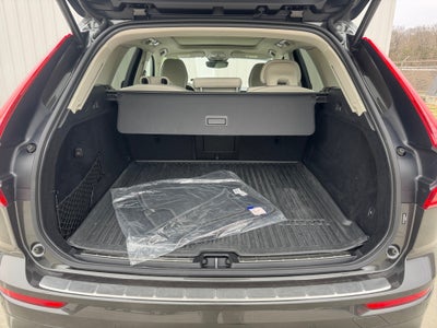2022 Volvo XC60 B5 Momentum