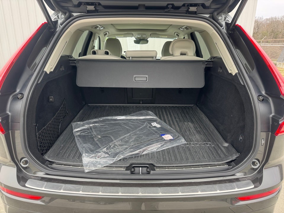 2022 Volvo XC60 B5 Momentum