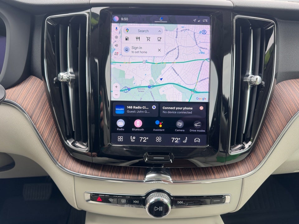 2022 Volvo XC60 B5 Momentum