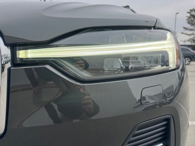 2022 Volvo XC60 B5 Momentum