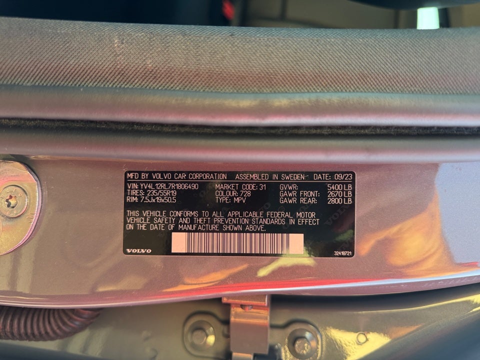 2024 Volvo XC60 B5 Plus Dark Theme