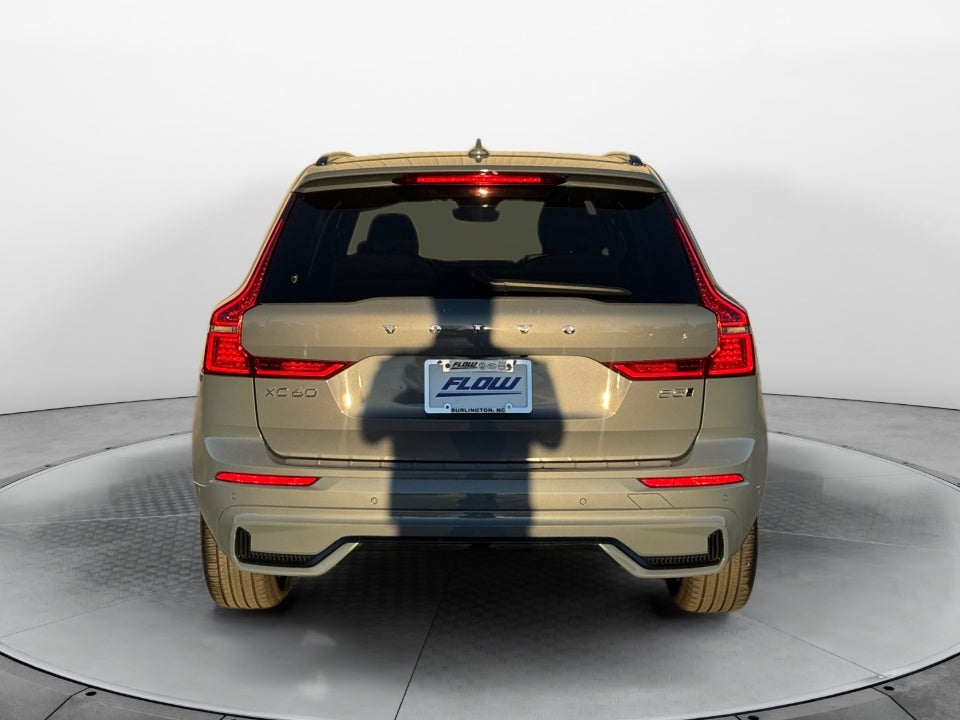 2024 Volvo XC60 B5 Plus Dark Theme