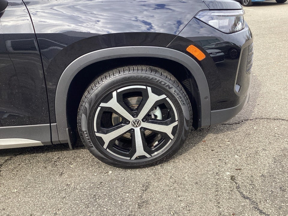 2025 Volkswagen Tiguan 2.0T SE