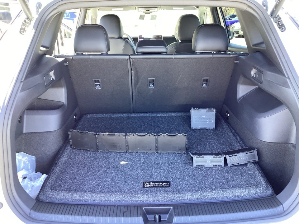 2025 Volkswagen Tiguan 2.0T SE R-Line Black