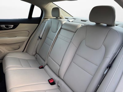 2021 Volvo S60 T5 Momentum
