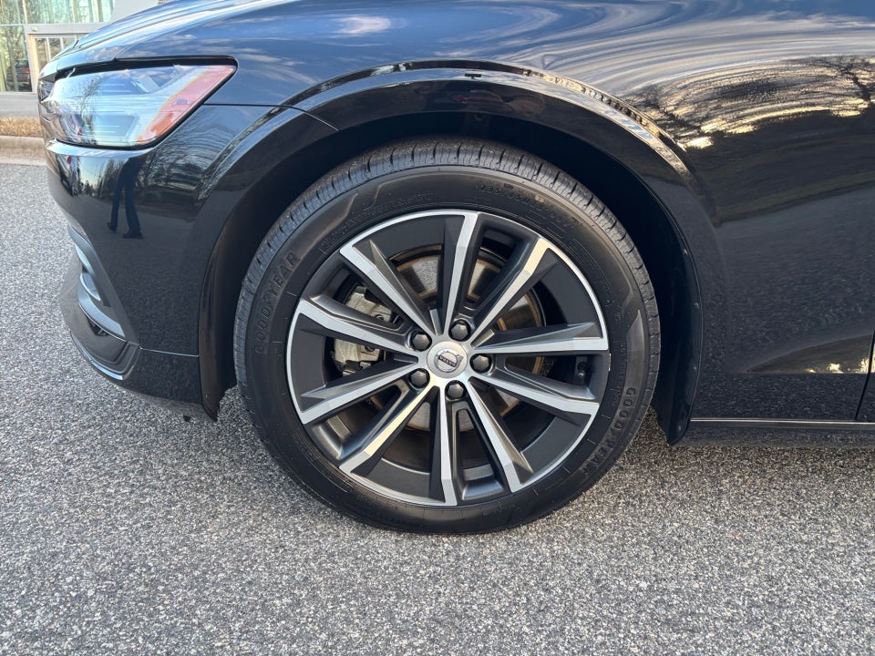 2021 Volvo S60 T5 Momentum