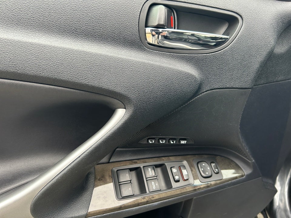 2011 Lexus IS 250C 2dr Conv Man