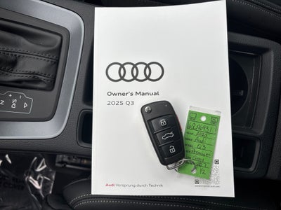 2025 Audi Q3 Premium 45 TFSI S line quattro Tiptronic