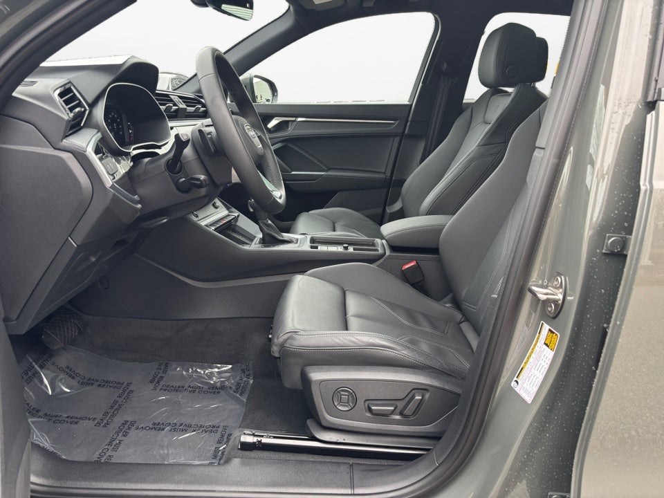 2025 Audi Q3 Premium 45 TFSI S line quattro Tiptronic