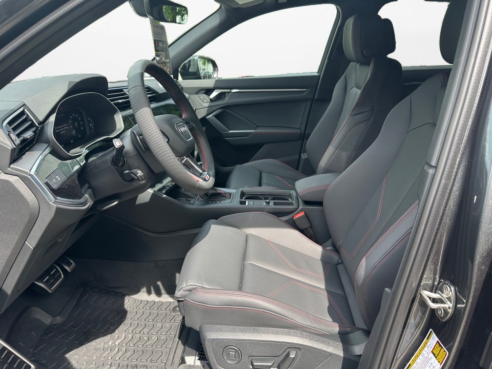 2025 Audi Q3 Premium 45 TFSI S line quattro Tiptronic