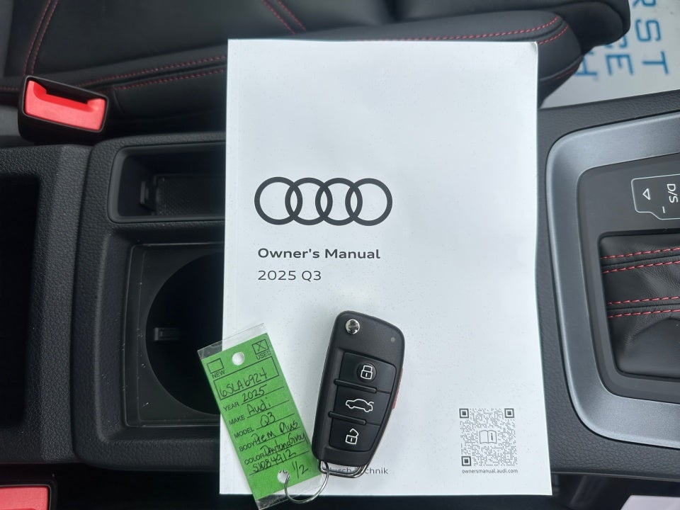 2025 Audi Q3 Premium 45 TFSI S line quattro Tiptronic