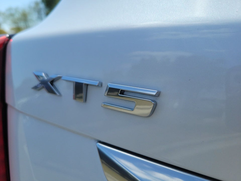 2025 Cadillac XT5 FWD Premium Luxury