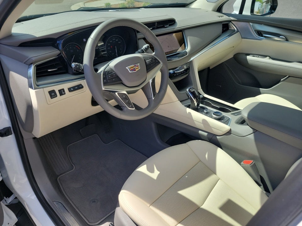 2025 Cadillac XT5 FWD Premium Luxury