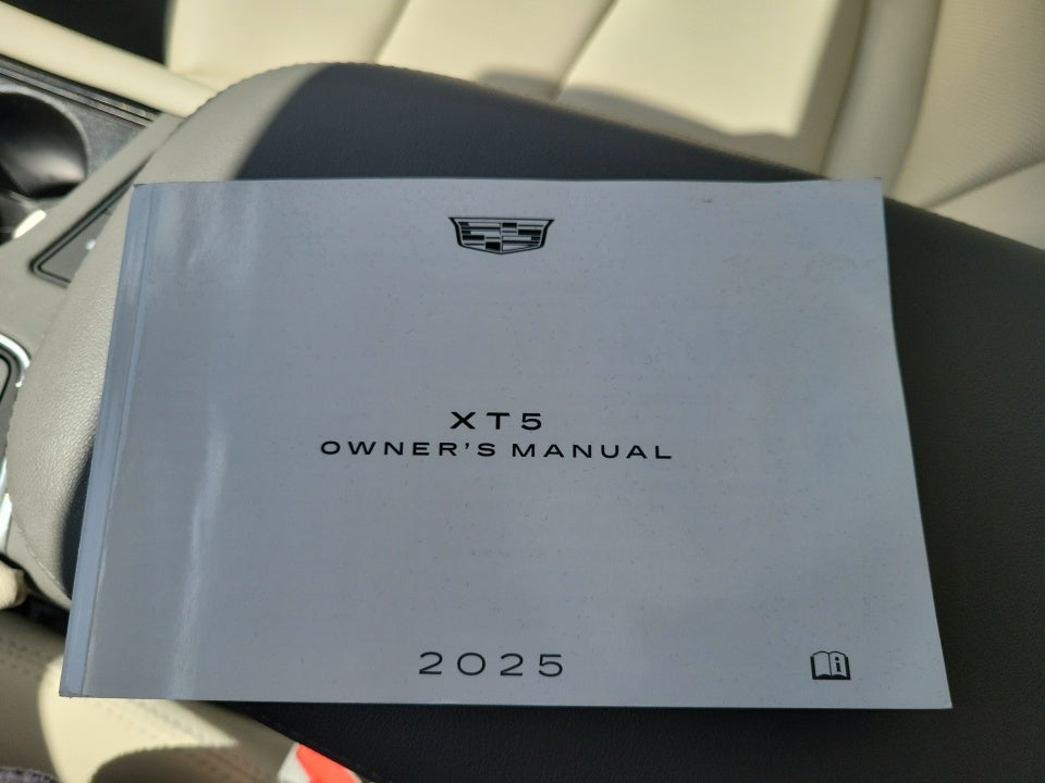 2025 Cadillac XT5 FWD Premium Luxury