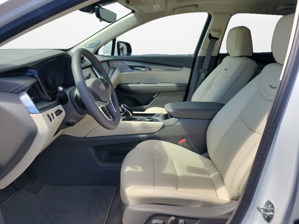 2025 Cadillac XT5 FWD Premium Luxury