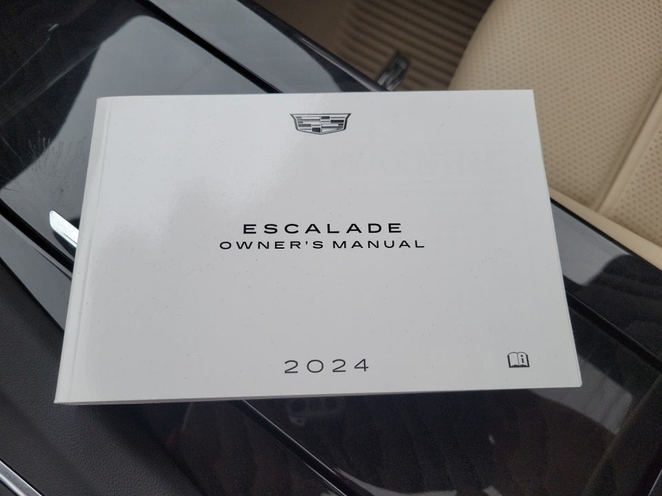 2024 Cadillac Escalade ESV 4WD Premium Luxury