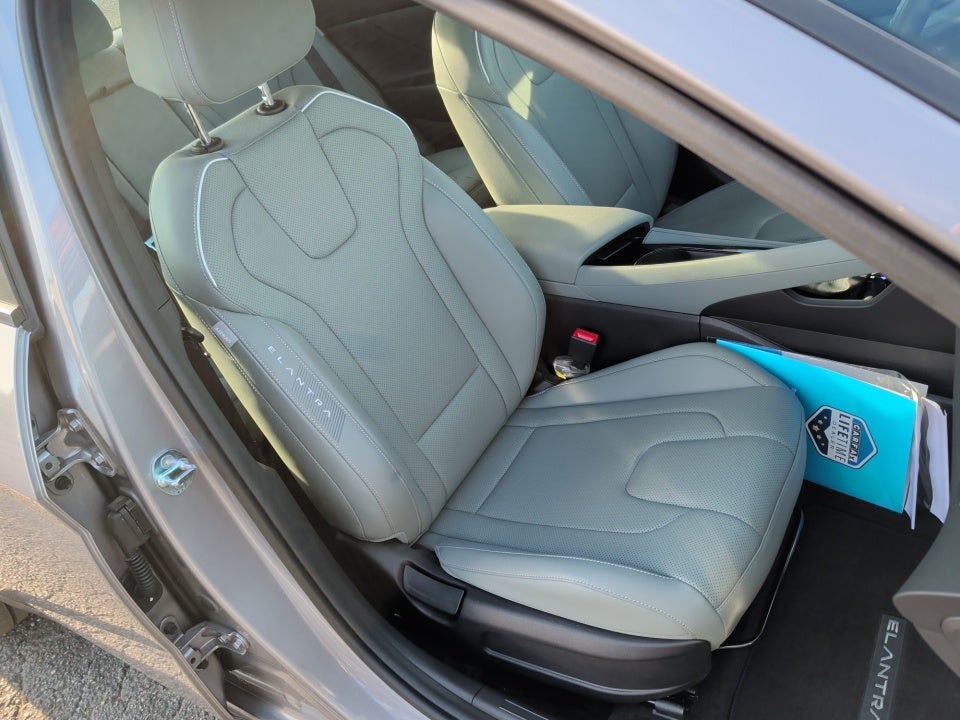 2025 Hyundai Elantra Hybrid Limited