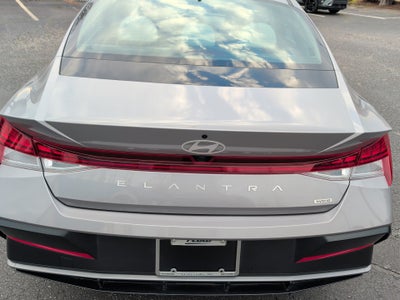 2025 Hyundai Elantra Hybrid Limited