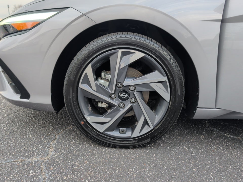 2025 Hyundai Elantra Hybrid Limited