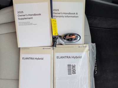 2025 Hyundai Elantra Hybrid Limited