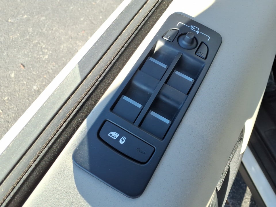 2024 Land Rover Discovery Sport Core S