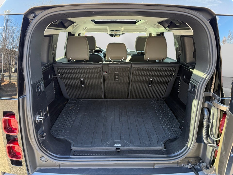 2025 Land Rover Defender 110 P400 S
