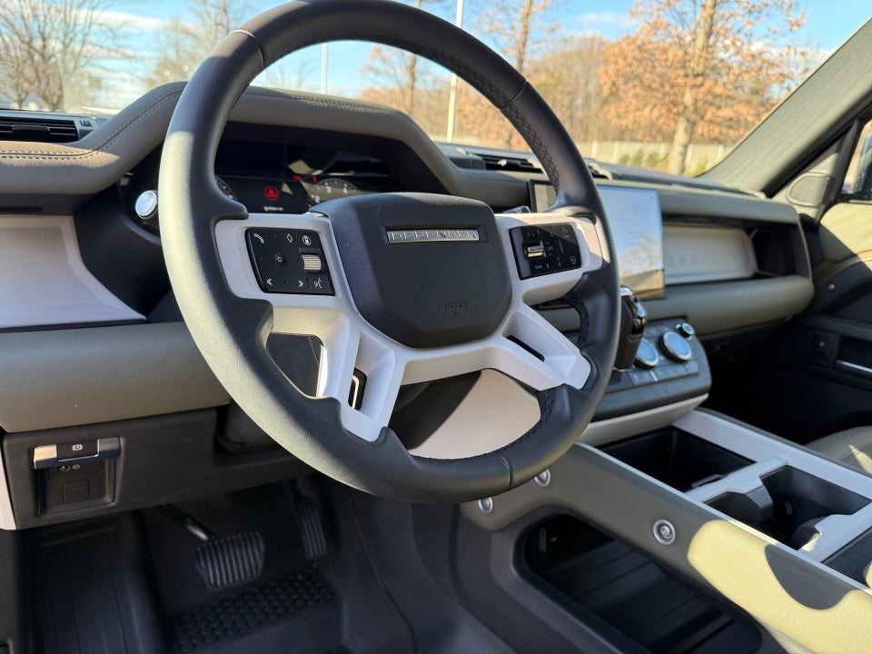 2025 Land Rover Defender 110 P400 S