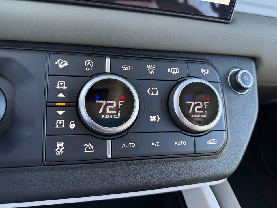 2025 Land Rover Defender 110 P400 S