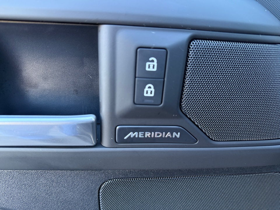 2025 Land Rover Defender 110 P400 S