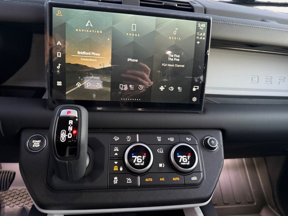 2025 Land Rover Defender 110 P300