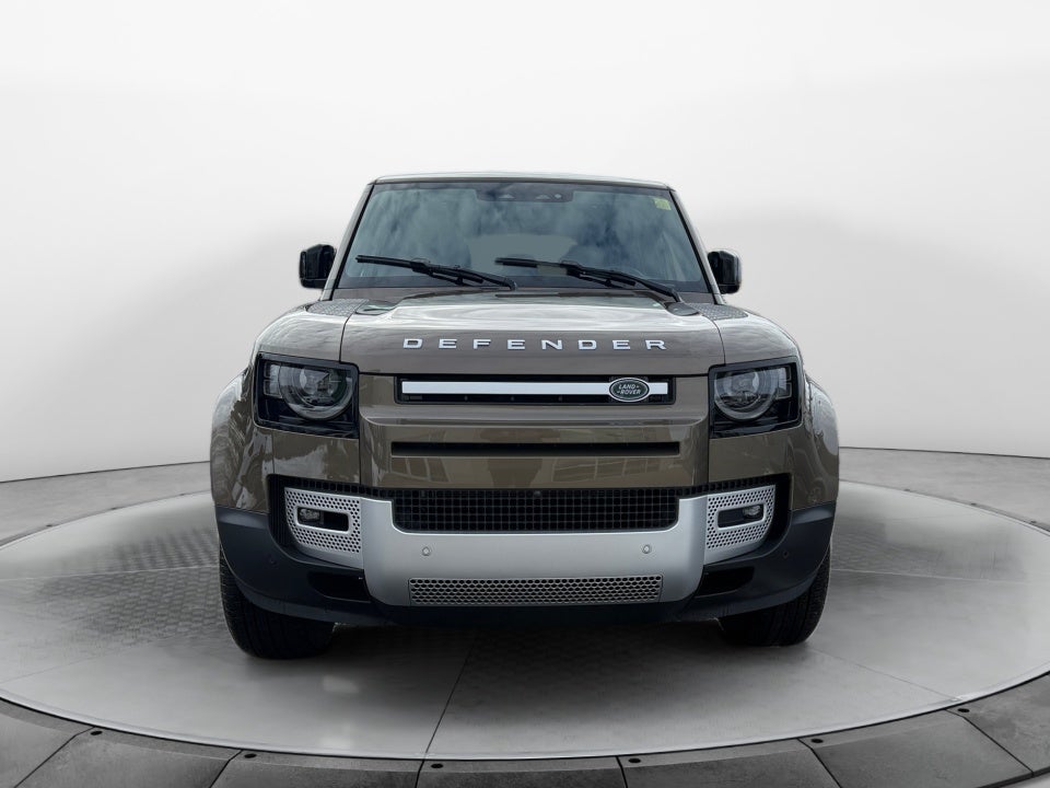 2025 Land Rover Defender 110 P300