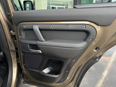 2025 Land Rover Defender 110 P300