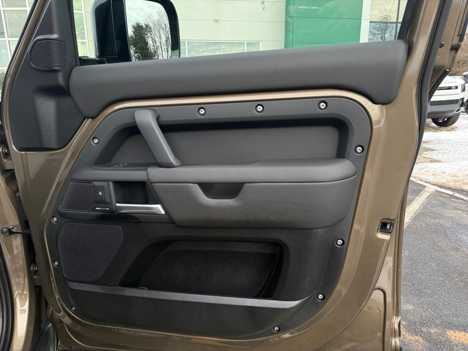 2025 Land Rover Defender 110 P300