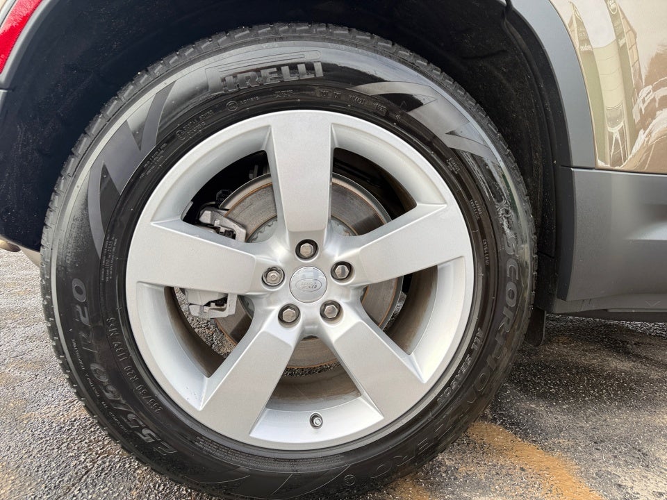 2025 Land Rover Defender 110 P300