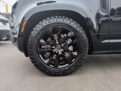 2025 Land Rover Defender 130 P400 Outbound