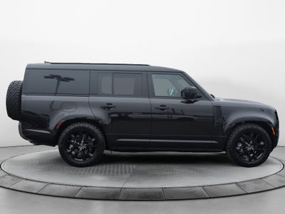 2025 Land Rover Defender 130 P400 Outbound
