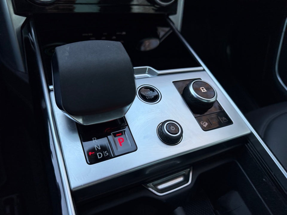 2023 Land Rover Range Rover P530 SE