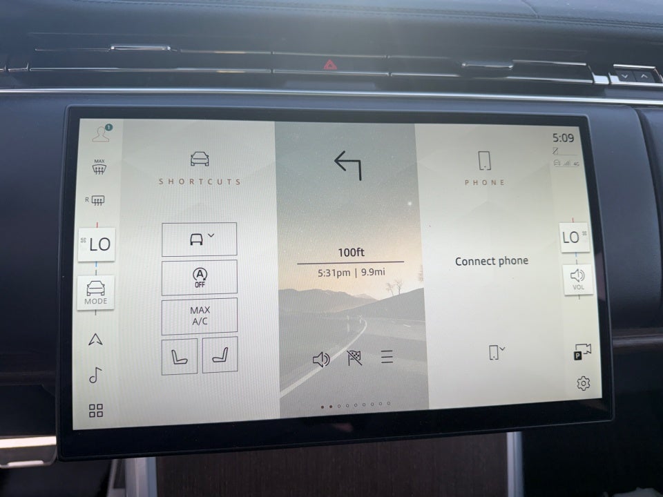 2025 Land Rover Range Rover P400 SE 7 Seat