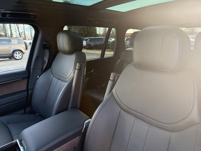 2025 Land Rover Range Rover P400 SE 7 Seat