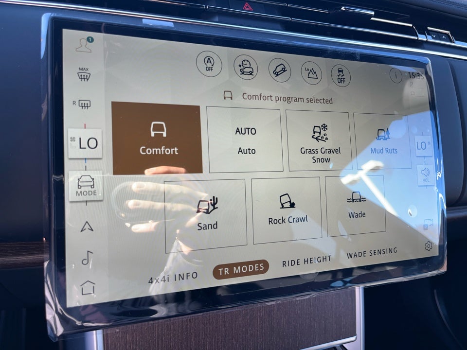 2025 Land Rover Range Rover P400 SE 7 Seat