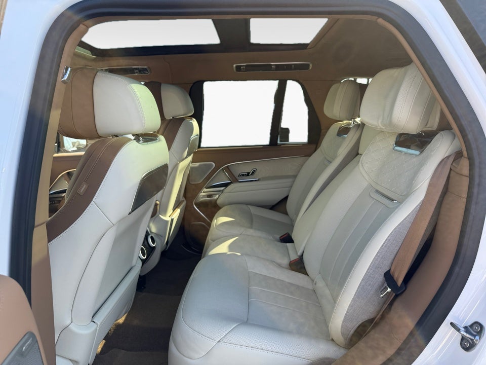 2024 Land Rover Range Rover P615 SV