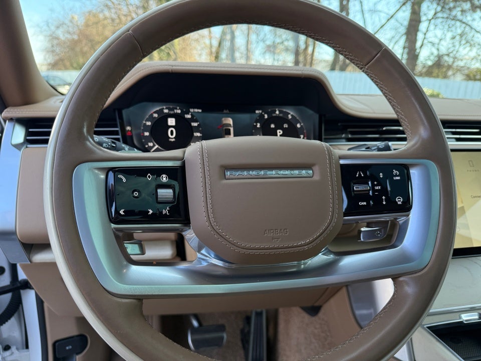2024 Land Rover Range Rover P615 SV