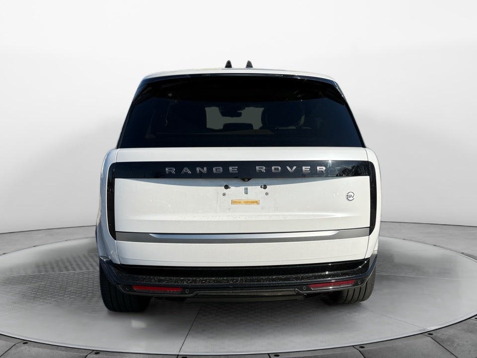 2024 Land Rover Range Rover P615 SV