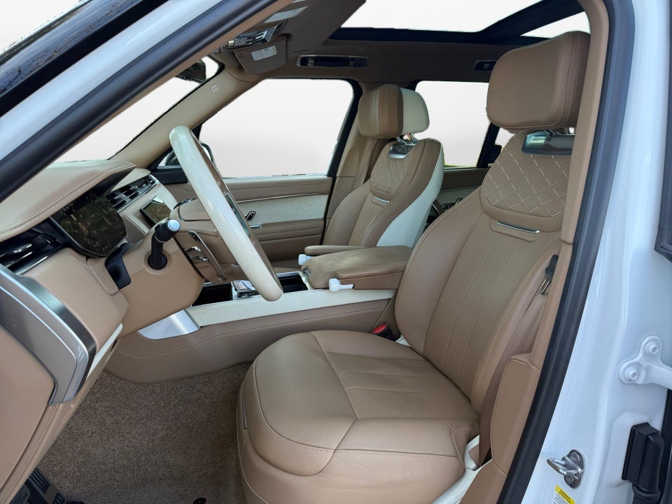 2024 Land Rover Range Rover P615 SV