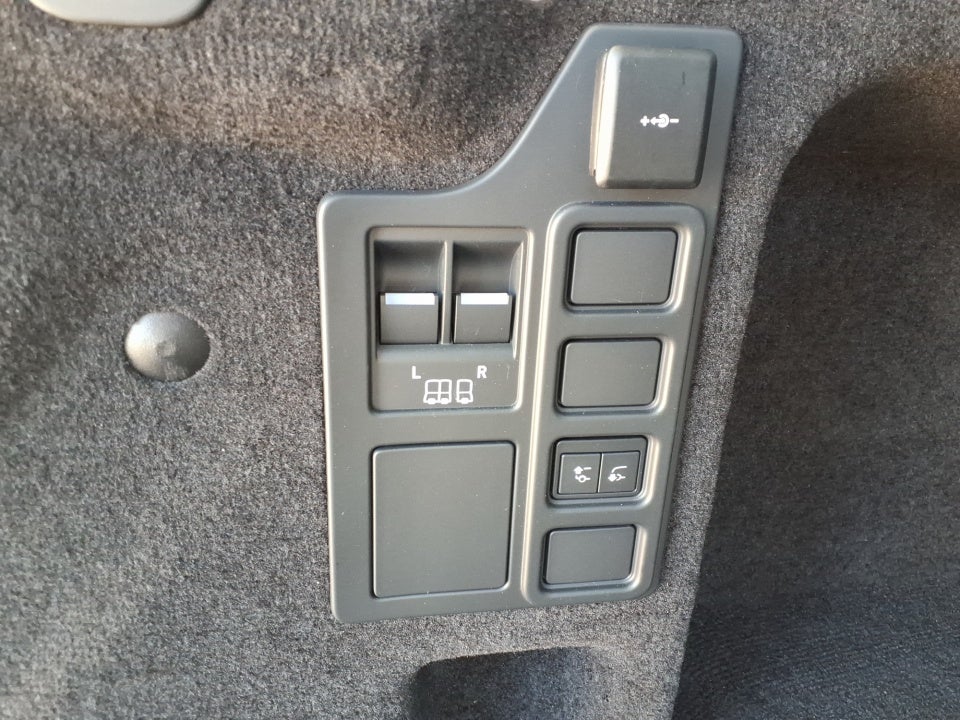 2024 Land Rover Discovery P300 S