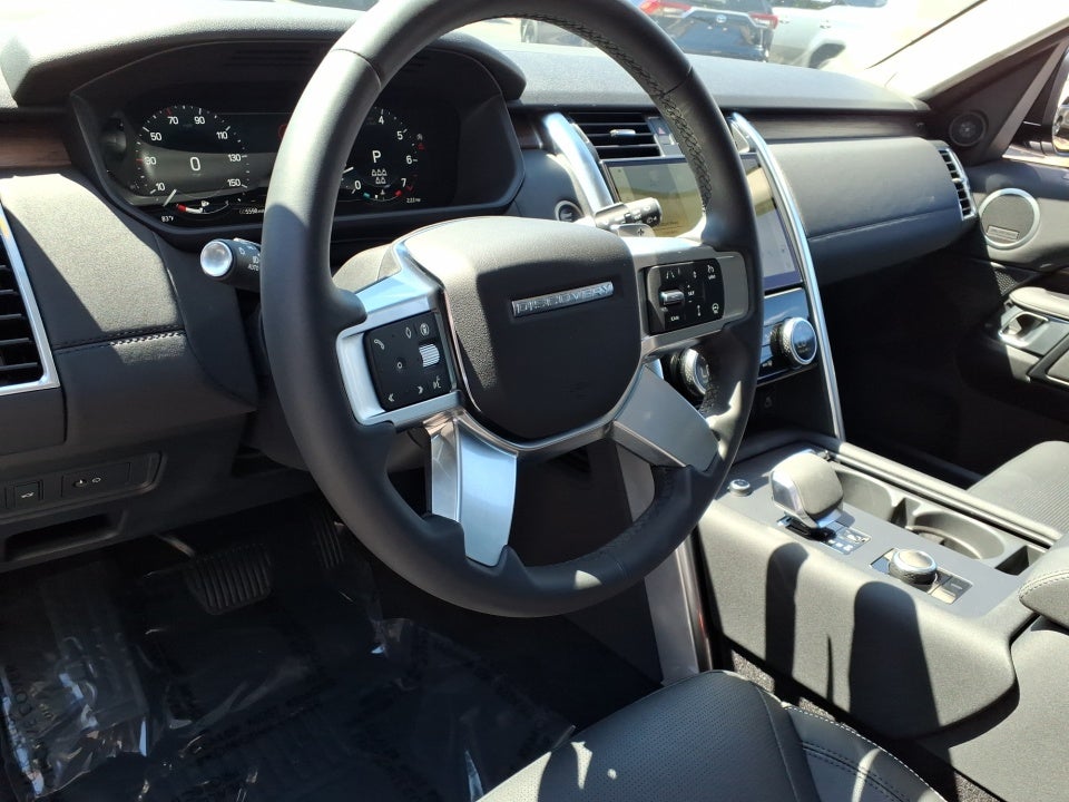 2024 Land Rover Discovery P300 S