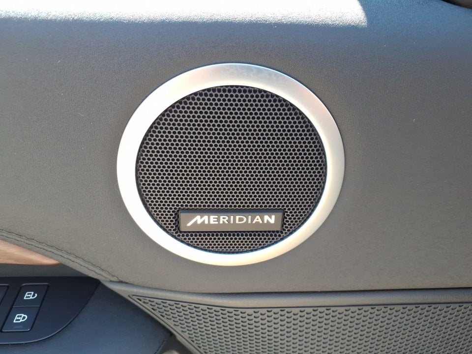 2024 Land Rover Discovery P300 S