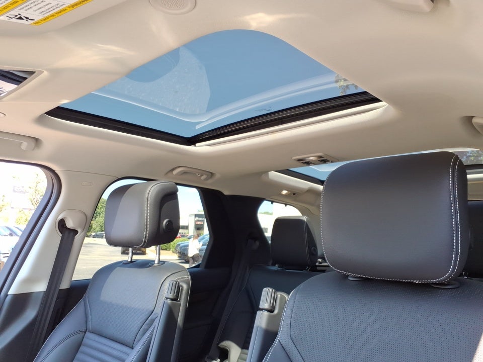 2024 Land Rover Discovery P300 S