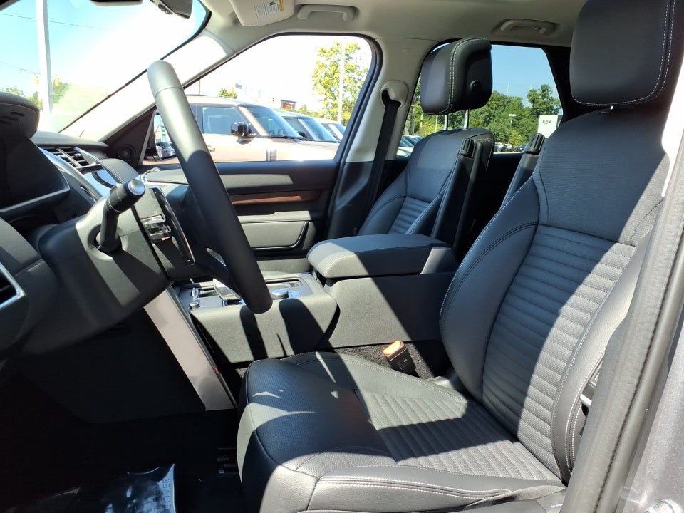 2024 Land Rover Discovery P300 S