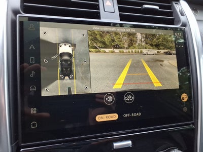 2024 Land Rover Discovery P300 Dynamic SE